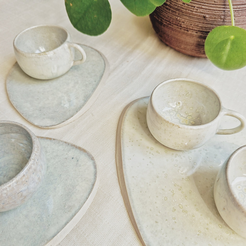 Les Nacrees - Set of 2 cups and 1 serving plate