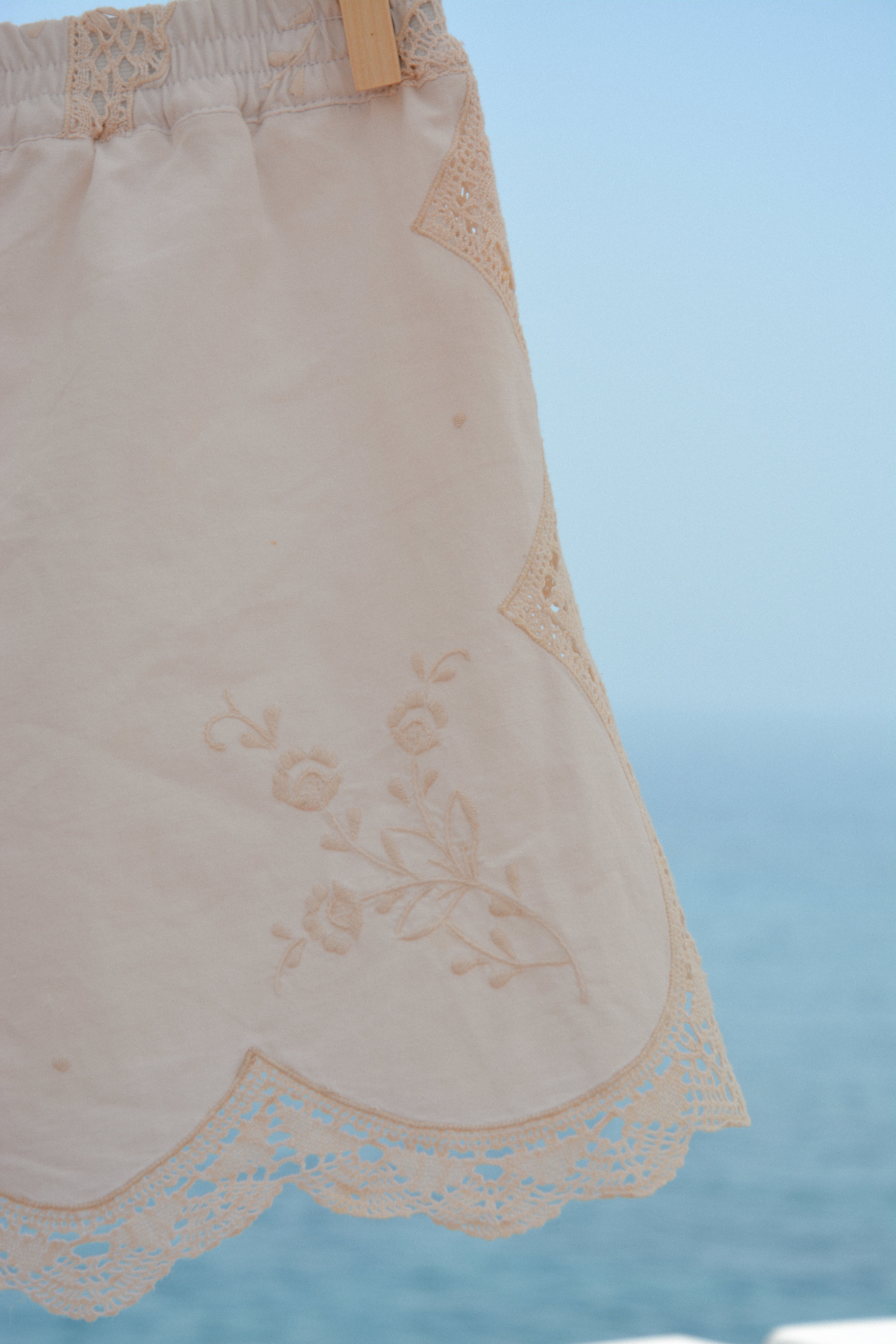 Short Faro Small - Color Embroidery