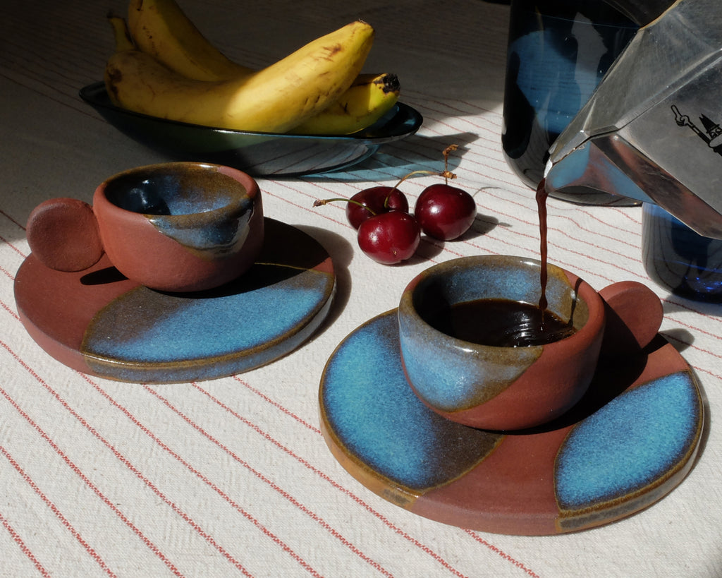 Les Topines — 1 cup and 1 individual plate